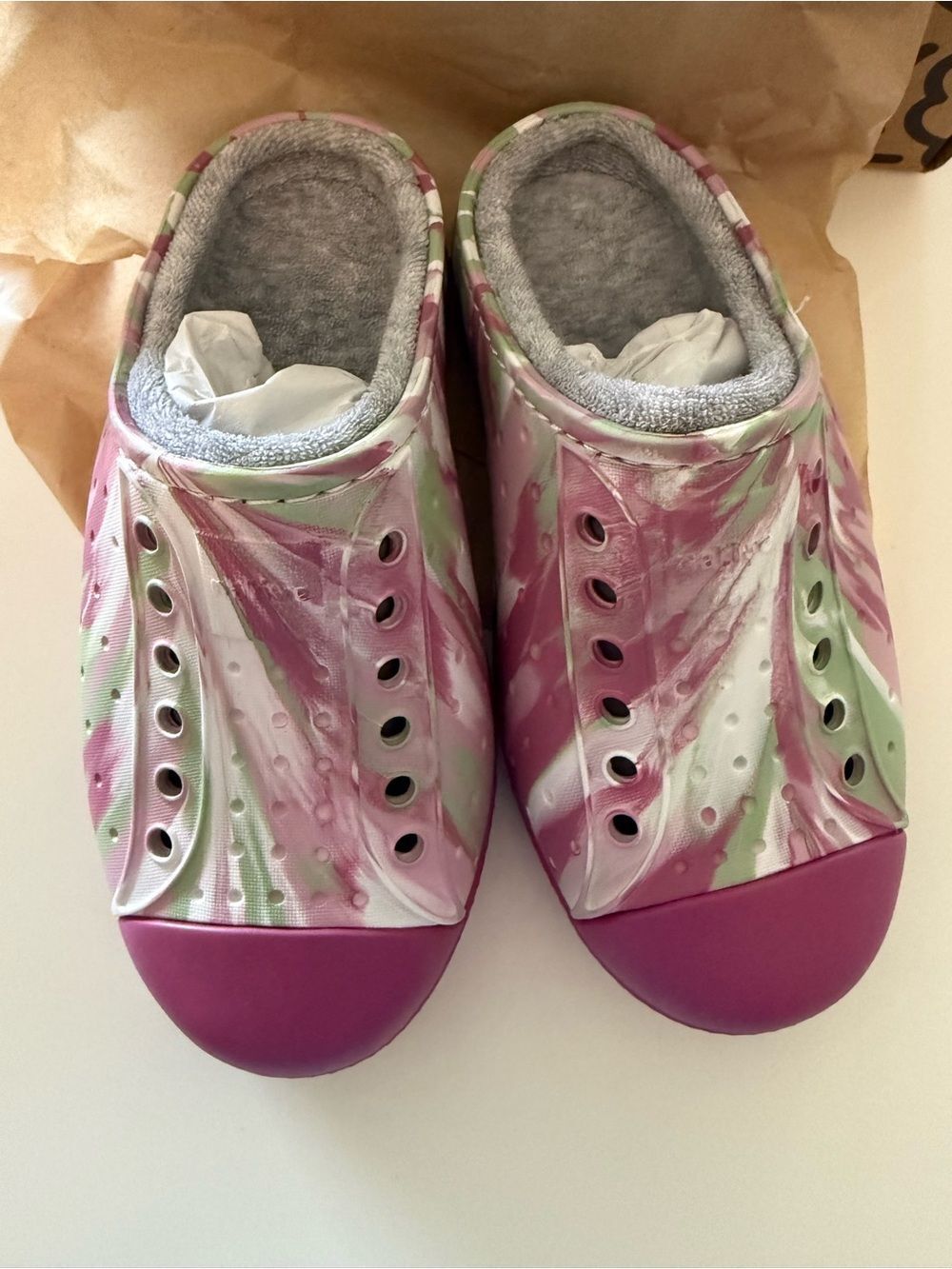 Native Shoes Little Girls Jefferson French Terry Slip On Shoes, New in Box